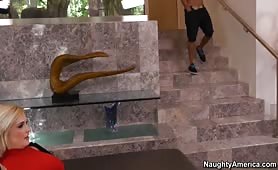 Deux chaudes chattes arrivent a l'orgasme